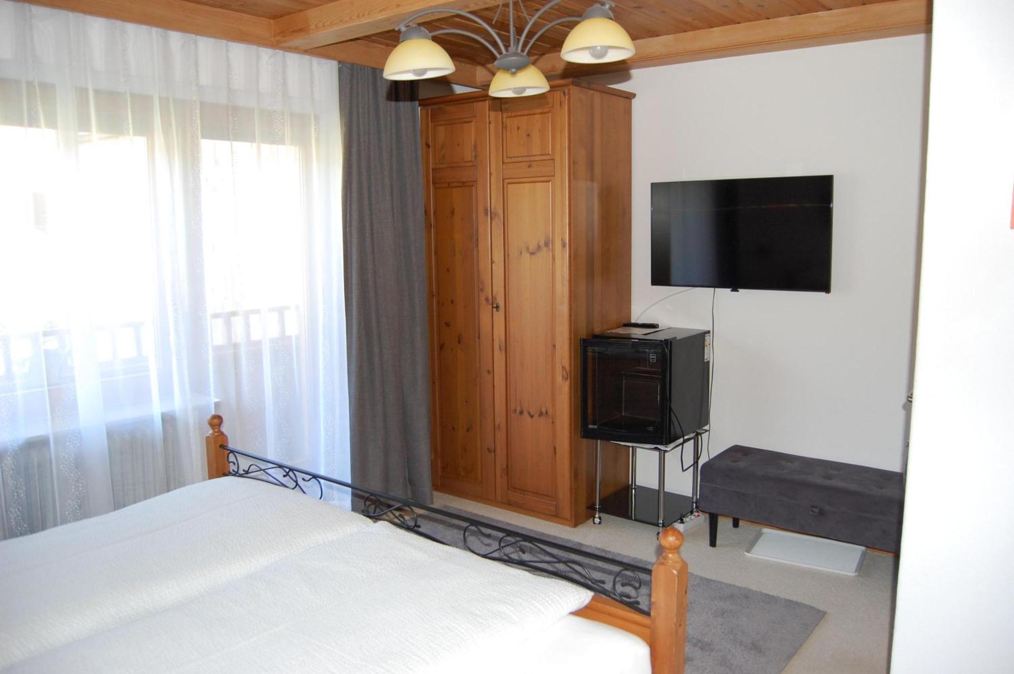 Bed and Breakfast Haus Hager Шлиттерс Экстерьер фото